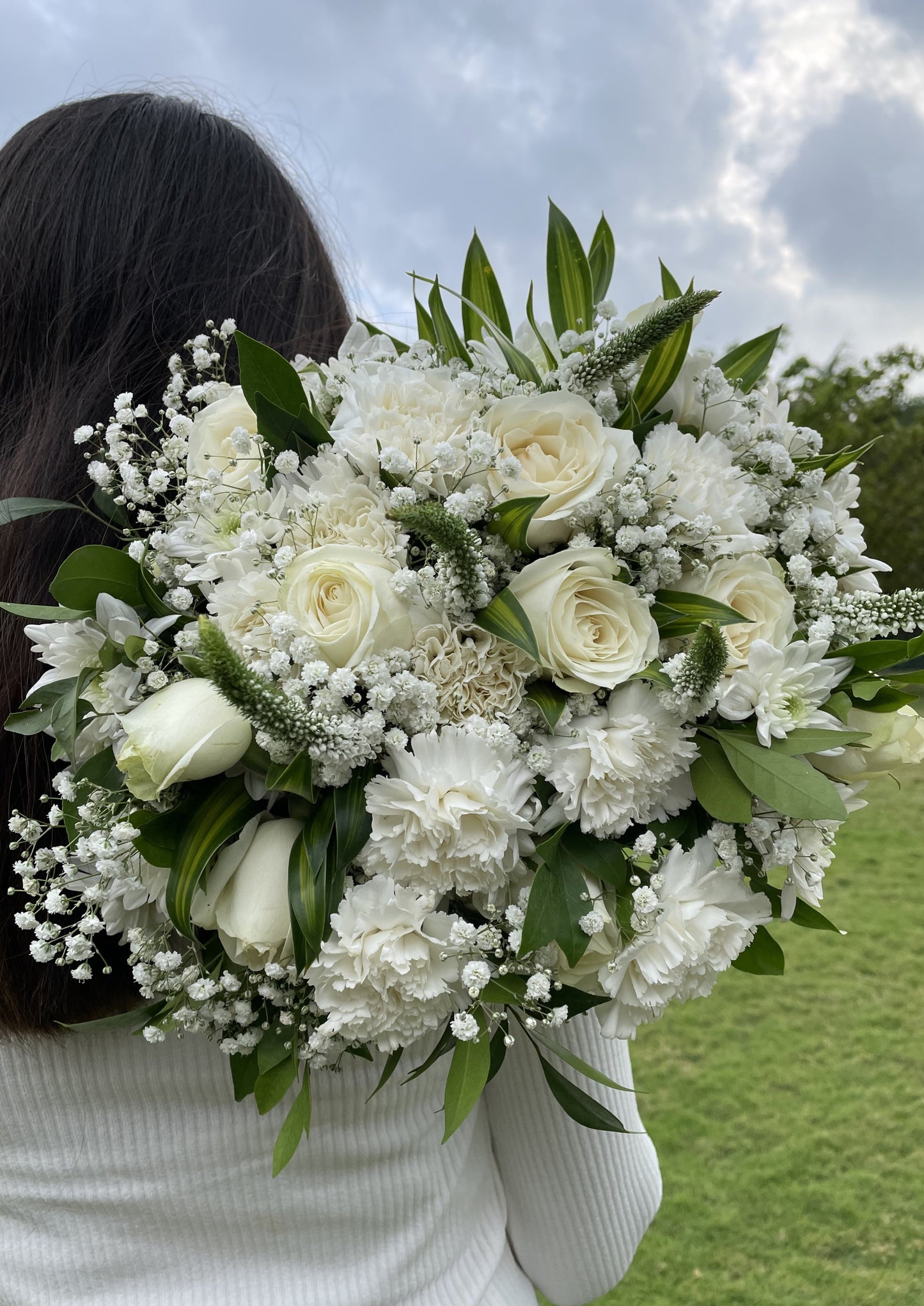 White Rose, White Carnation, Veronica, Song of Jamaica, Gypsophila, Kamini