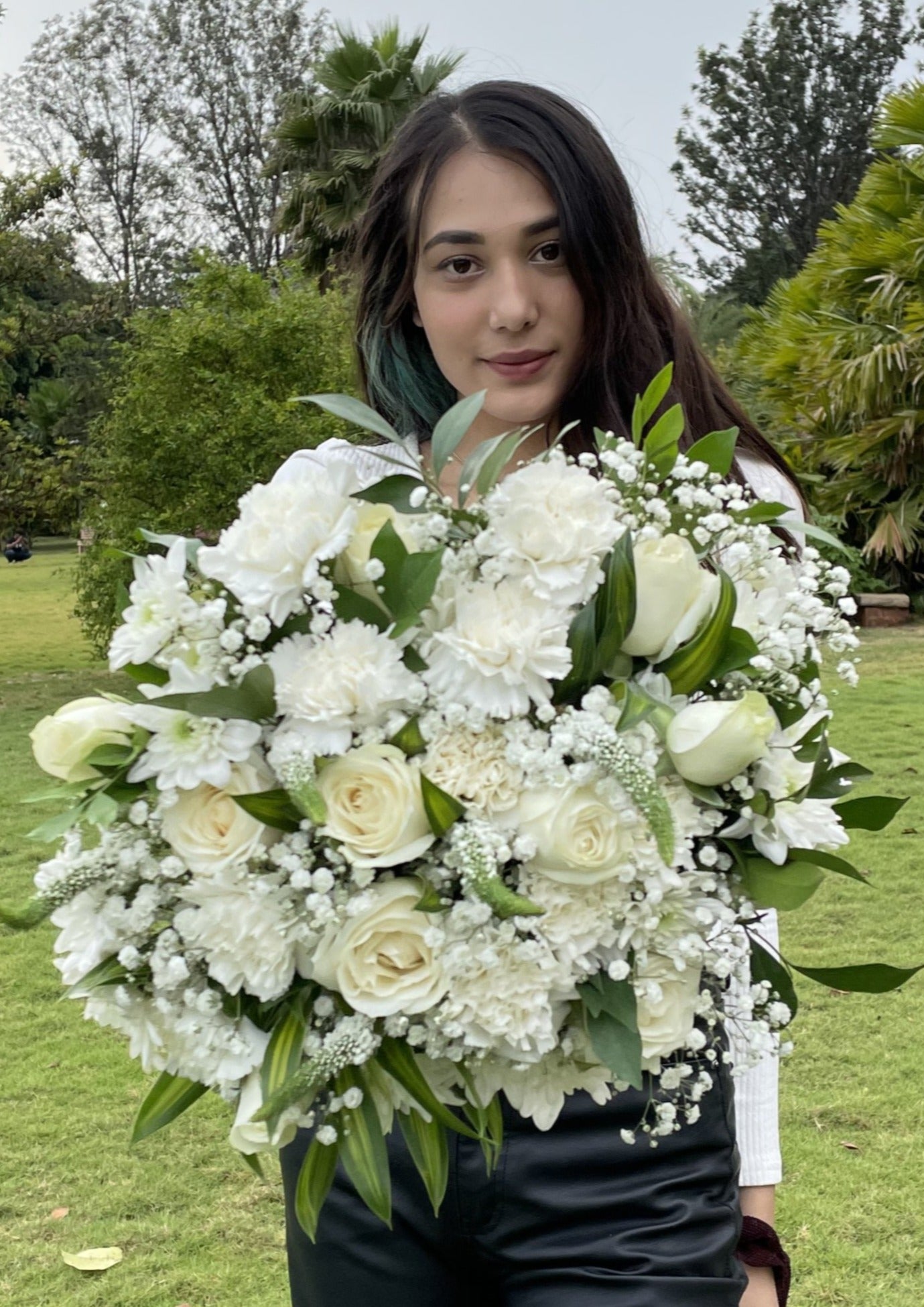 White Rose, White Carnation, Veronica, Song of Jamaica, Gypsophila, Kamini